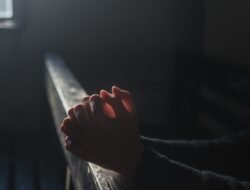 Doa: Sarana yang Menghasilkan Buah